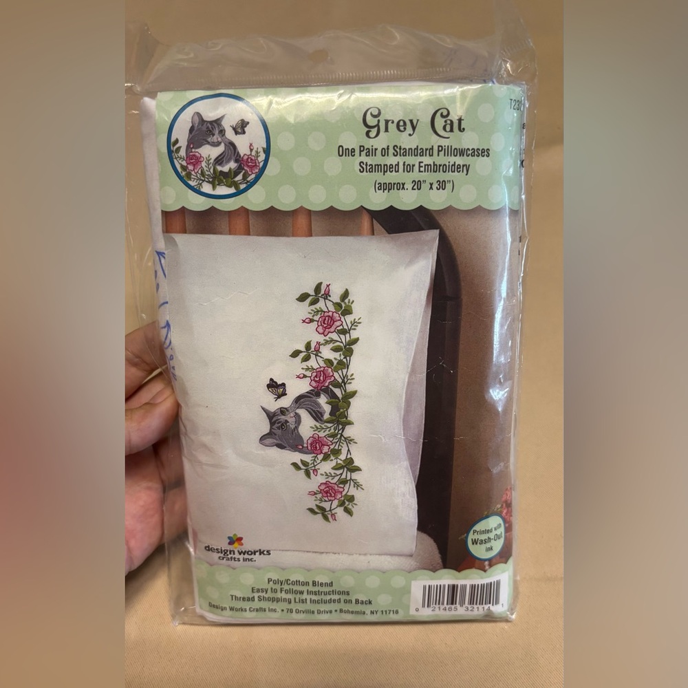 Design Works‎ Stamped Pillowcase Pair For Embroidery 20"X30"- Grey Cat & Flowers